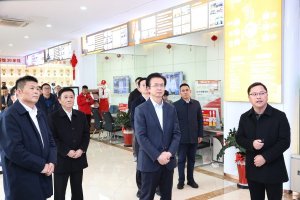 ίίຼίӱ߷õк¶ѧУ