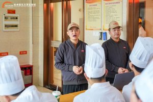 У���������أ������¶������ѧУ������ѵ��ѧ�Ӿ�ҵ����һ��